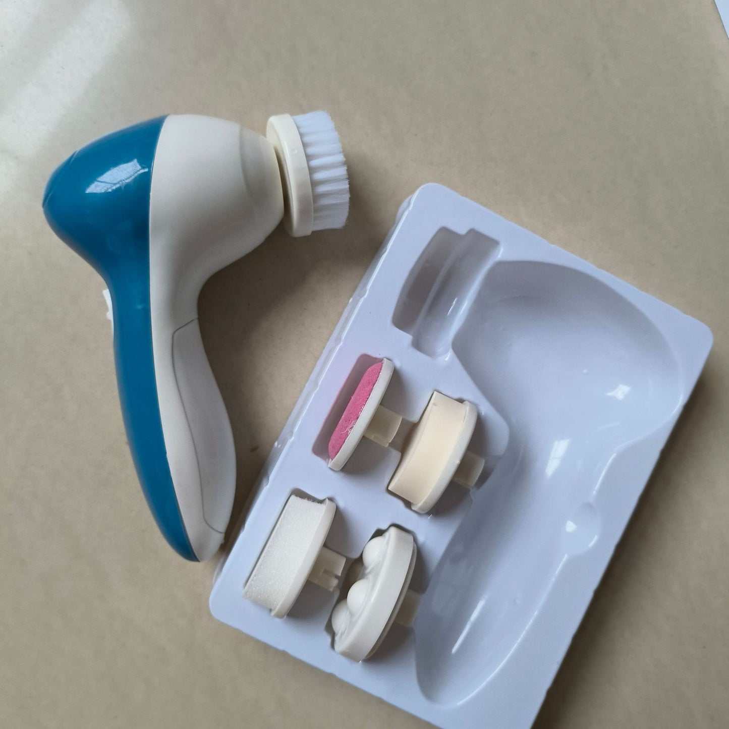 5-in-1 Facial Cleansing & Beauty Care Massager | Deep Cleansing Face Brush Set
